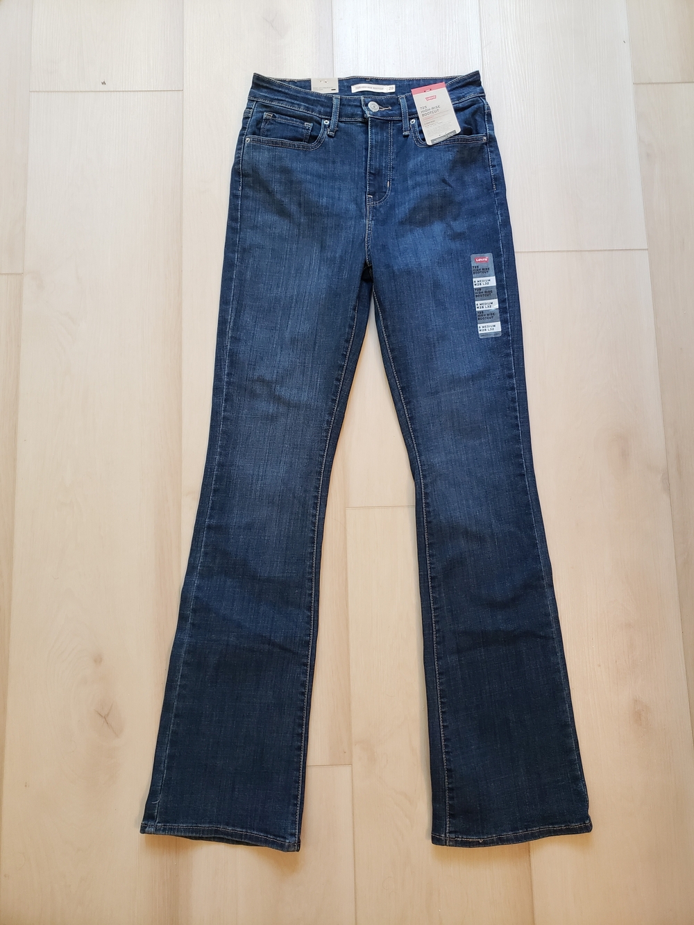 Levi's High Rise Bootcut - Picture 2 of 3